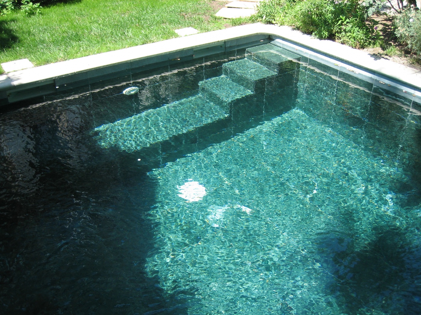 Composite Quartz Habillage de Piscine en marbre Vert Guatemala 40x40
Fourniture et pose à Marseille
