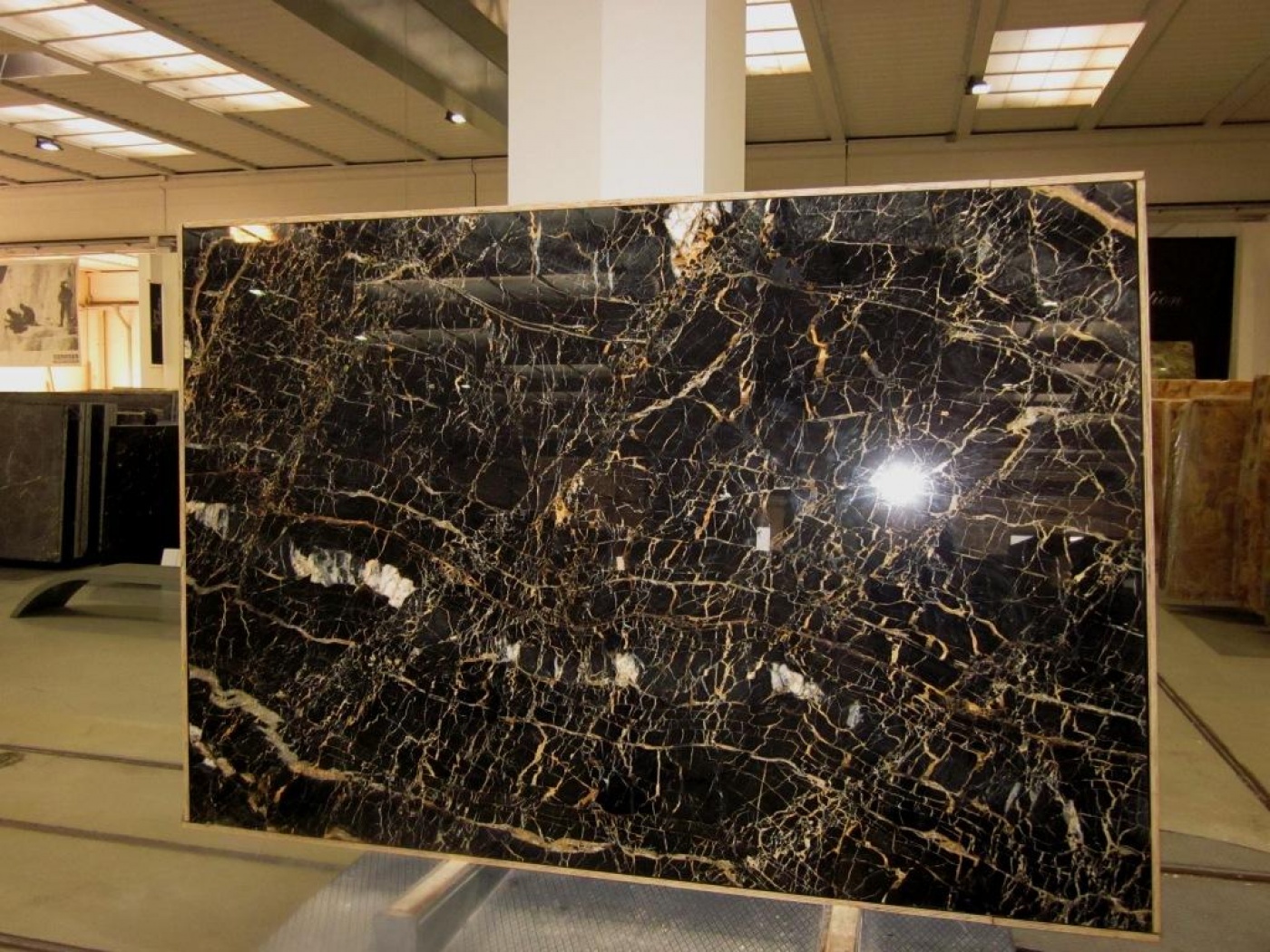 Granite Nero Portoro
