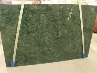 Verde Guatemala.
Tranche de marbre