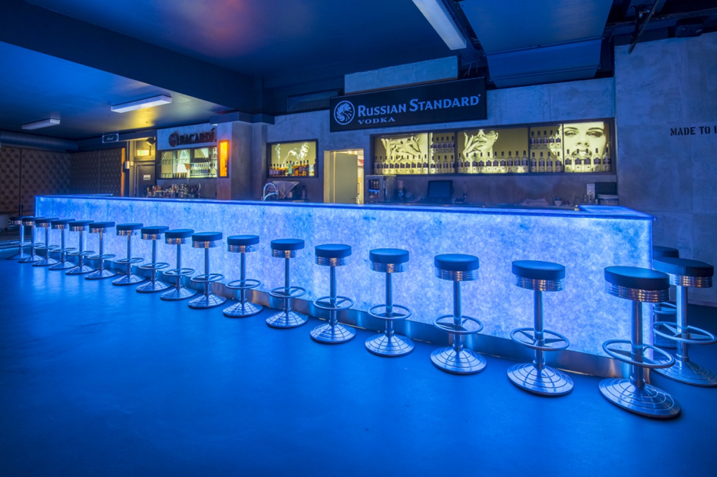 Marbre Comptoir de bar sur mesure rétro éclairé en verre Ocean blue Magna